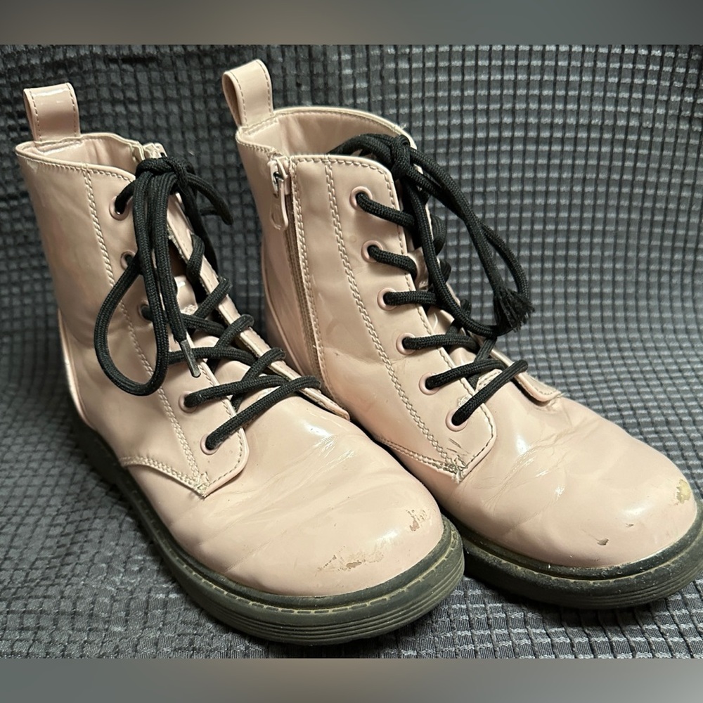 art class | Big Girl Light Pink Lace Boots, Combat Style w/Zipper Sides, Size 4